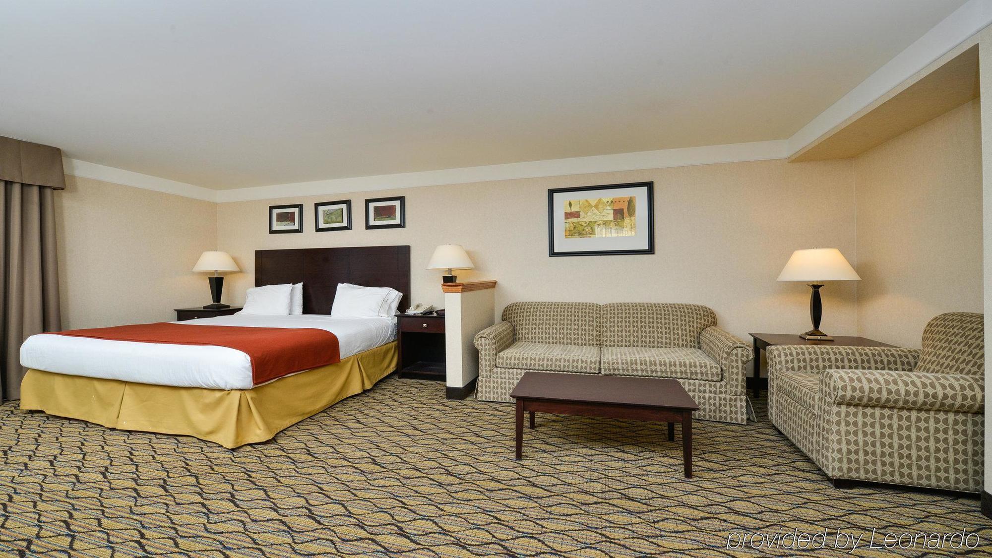 Holiday Inn Express Great Barrington By Ihg Exterior foto