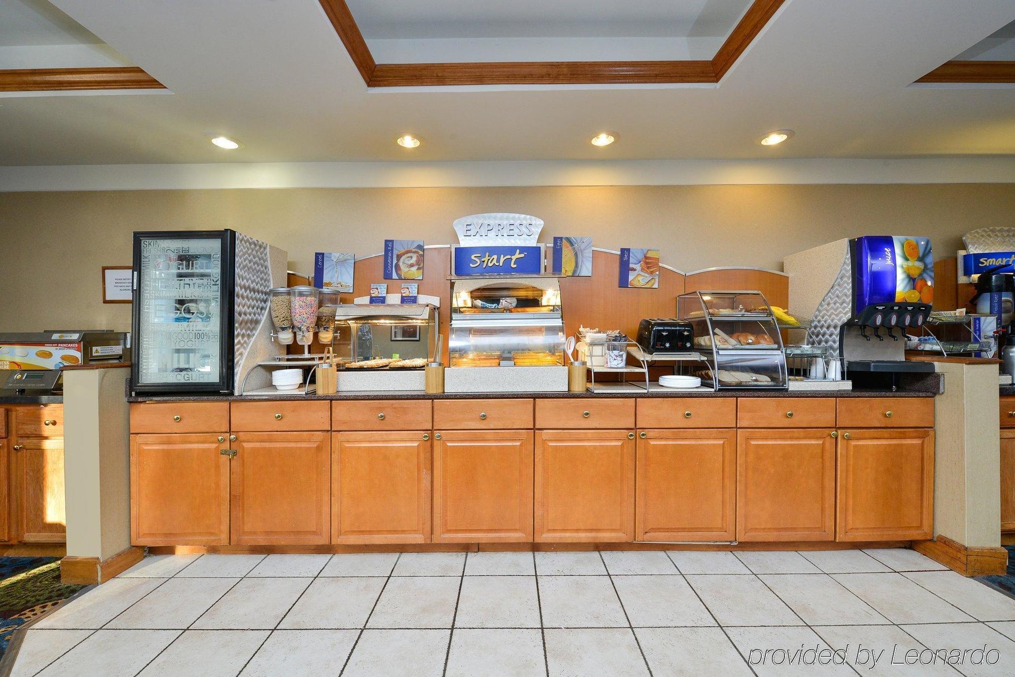 Holiday Inn Express Great Barrington By Ihg Exterior foto