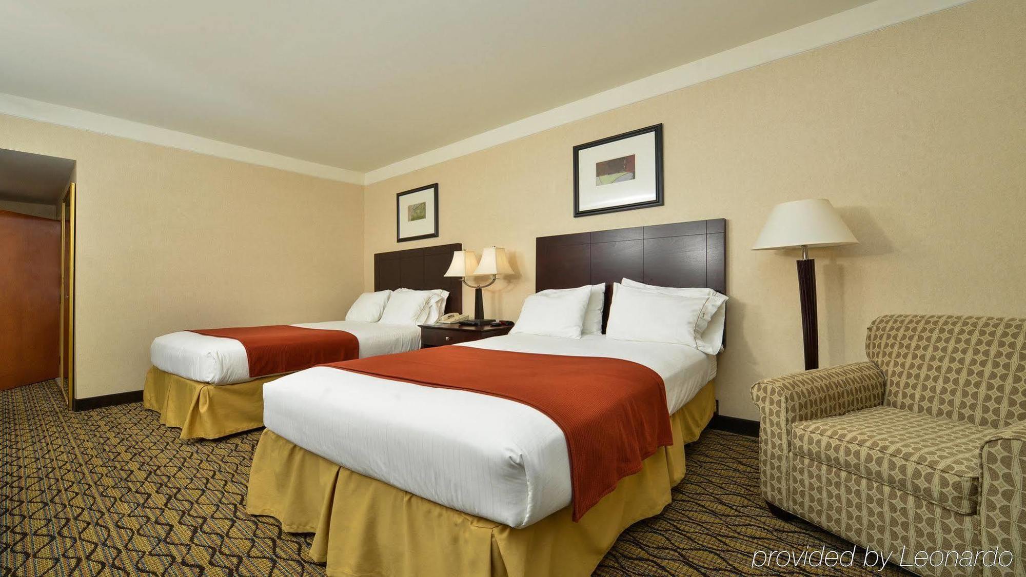 Holiday Inn Express Great Barrington By Ihg Exterior foto